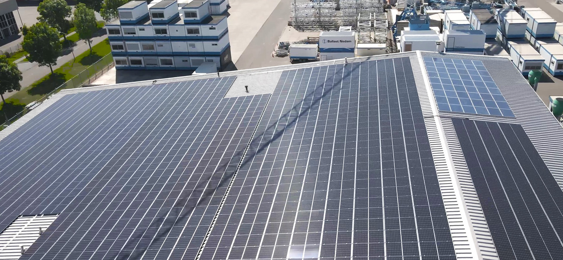 Duizenden nieuwe zonnepanelen voor Ballast Nedam